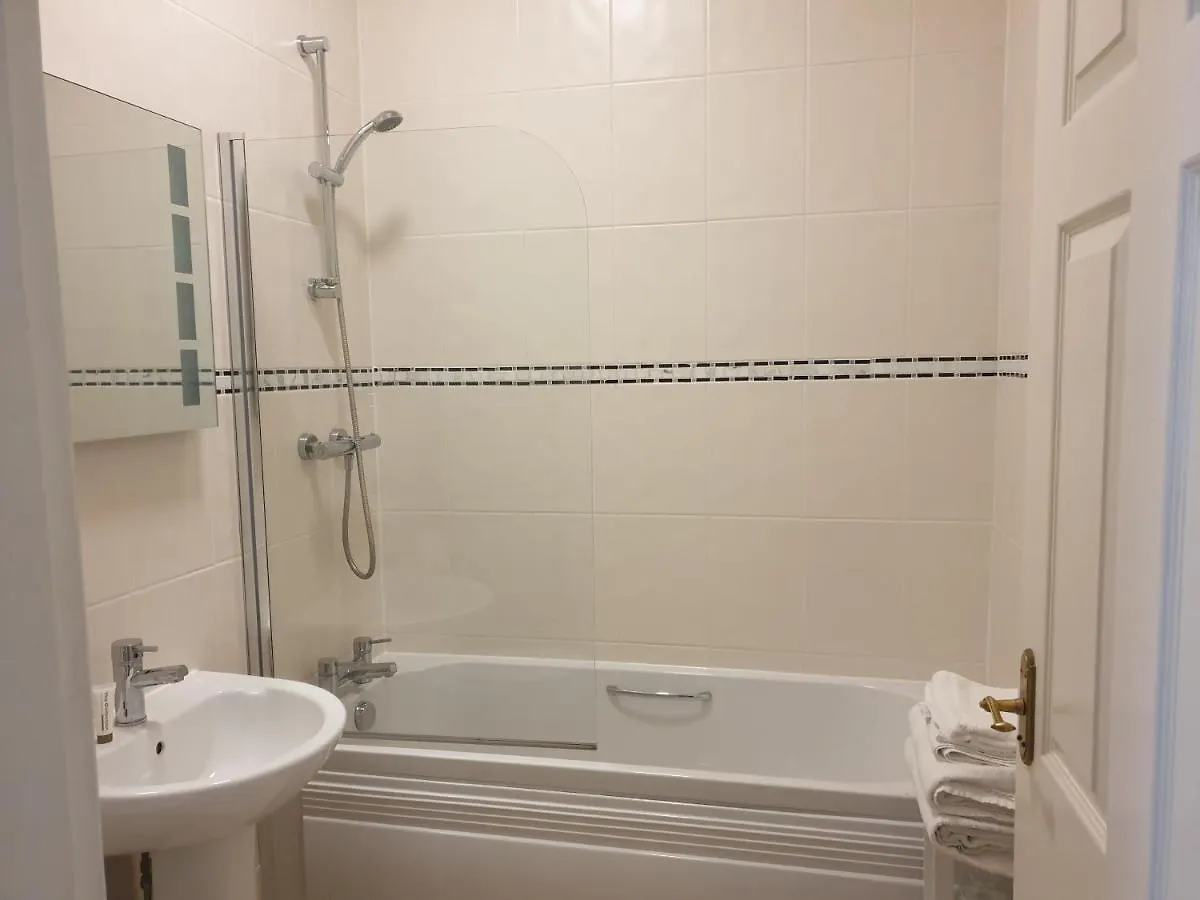 The Shakespeare Deluxe Hotel And Caribbean Restaurant Halifax 3*,